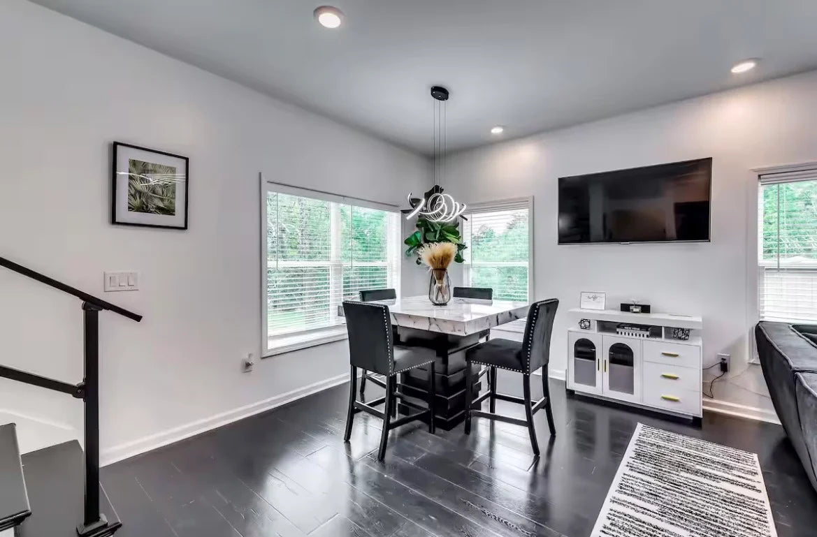$300 Per Night Atlanta Property